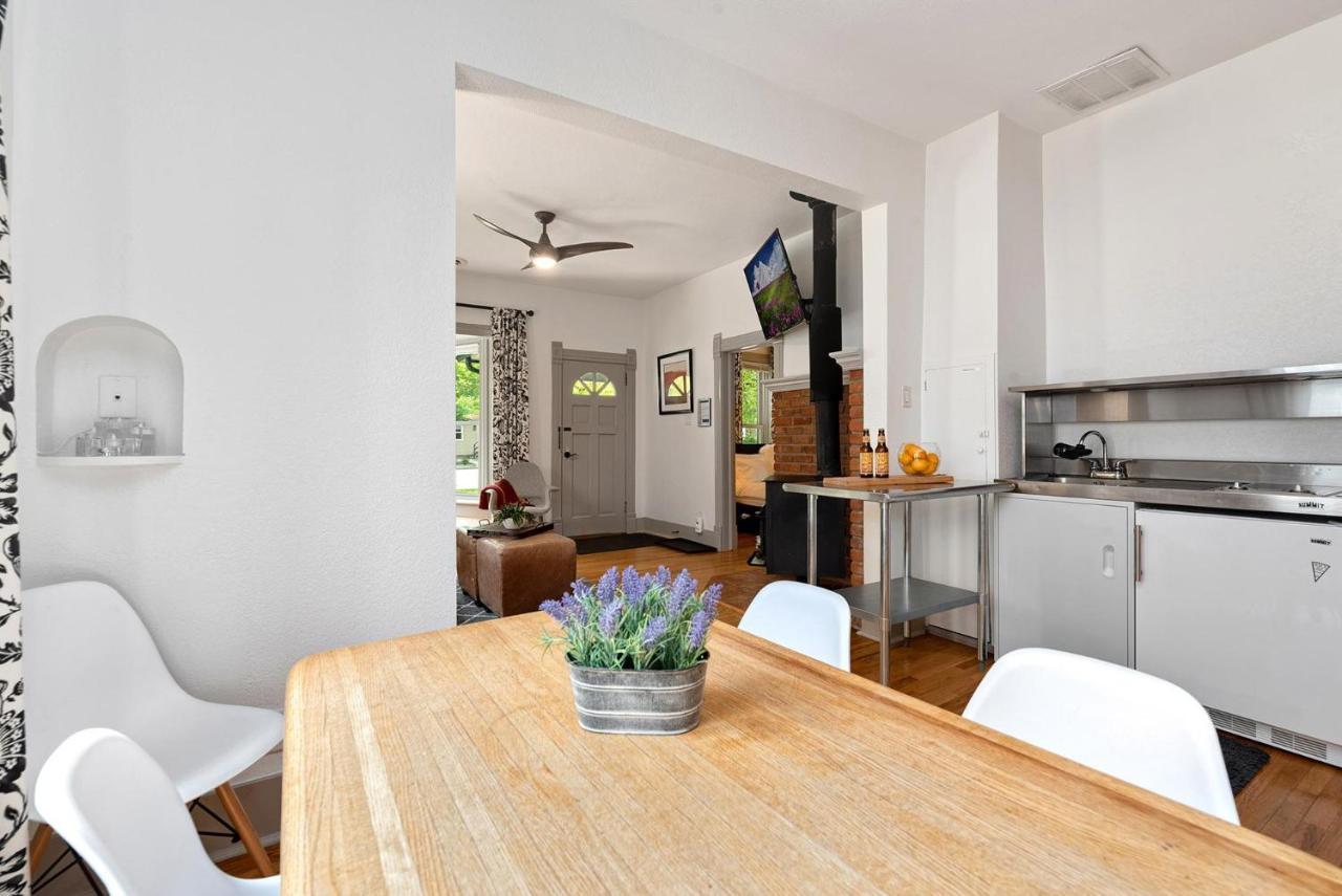 Lola House! Cozy Comfort, Prime Old Town Location Форт Колинс Екстериор снимка